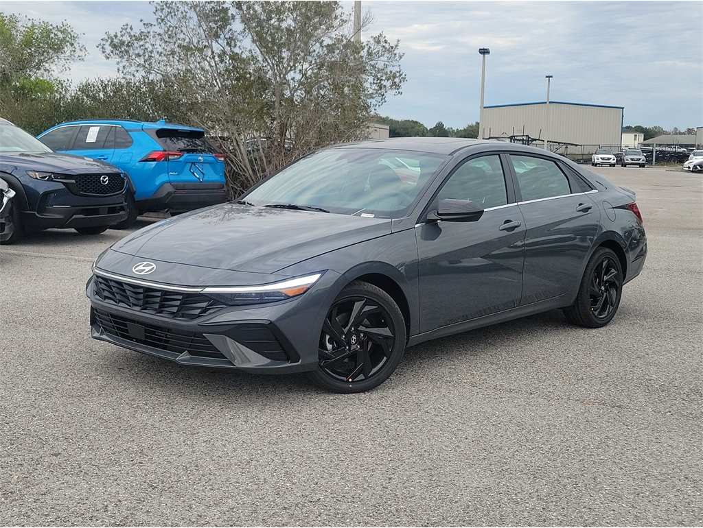 2026 Hyundai Elantra SEL's photo