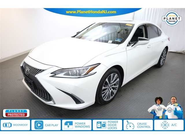2020 Lexus ES 350's photo