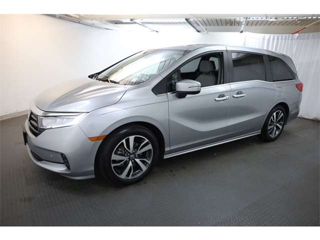 2022 Honda Odyssey Touring's photo