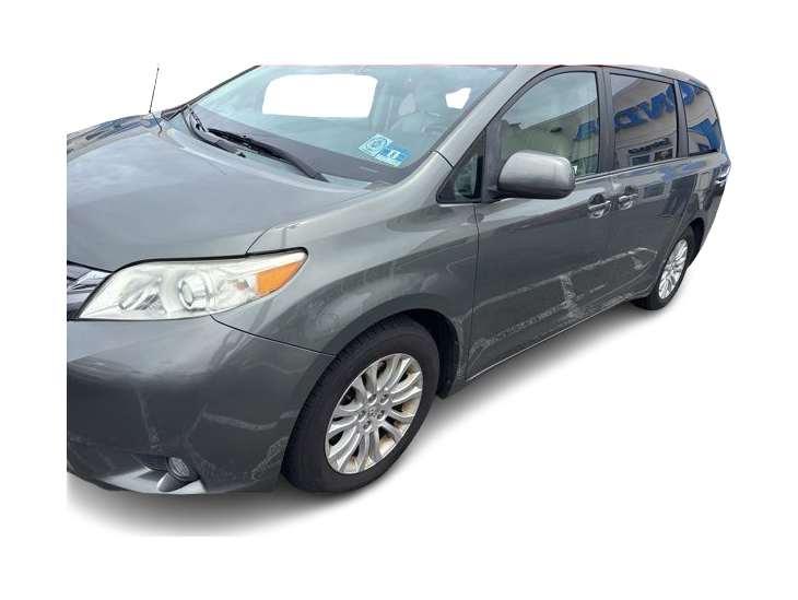 2012 Toyota Sienna XLE -
                  West Union, NJ