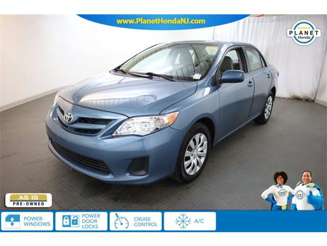 2013 Toyota Corolla LE's photo