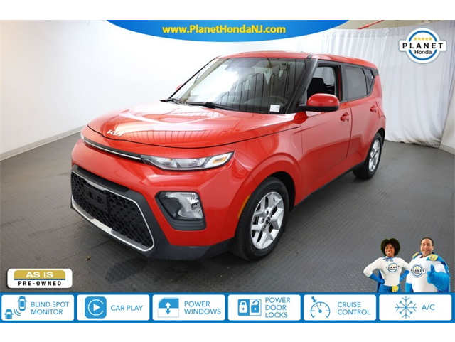 2022 Kia Soul LX's photo