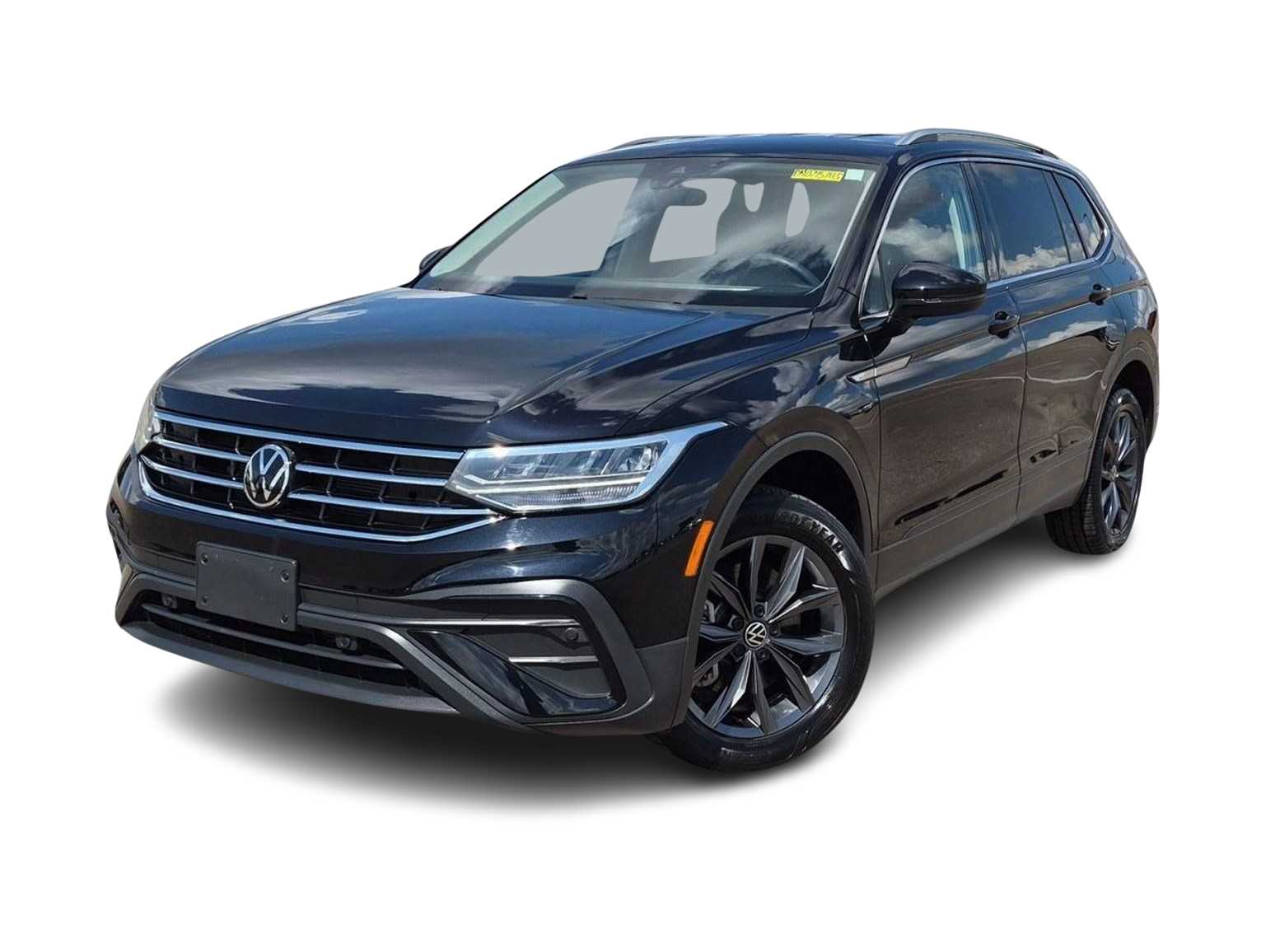 Thumbnail: 2023 Volkswagen Tiguan - 1