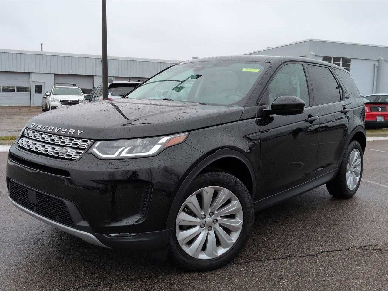 2022 Land Rover Discovery Sport S's photo