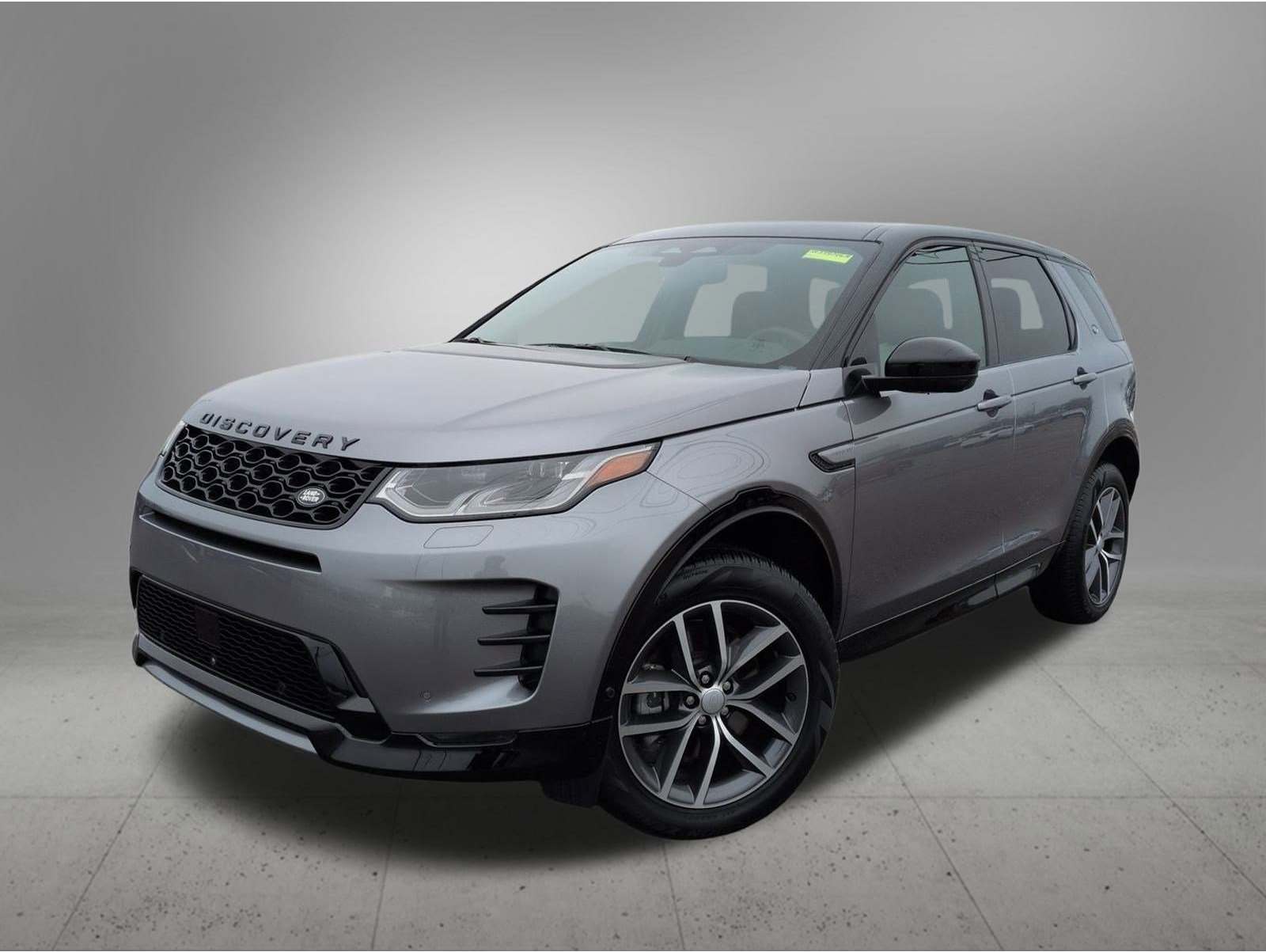 2025 Land Rover Discovery Sport Dynamic SE's photo