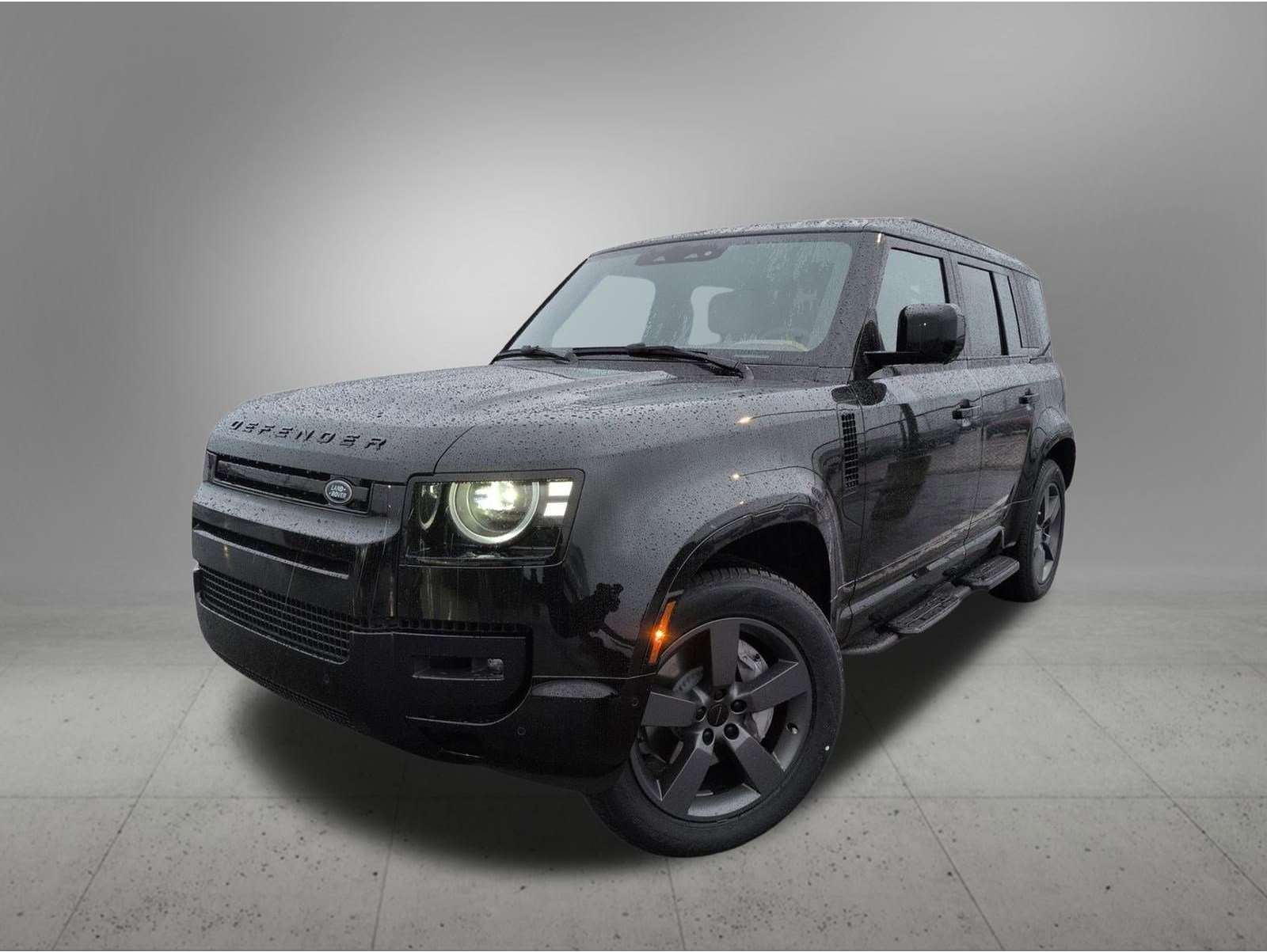 2026 Land Rover Defender X-Dynamic SE's photo