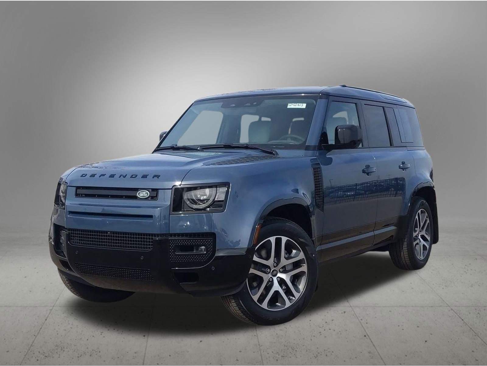 2025 Land Rover Defender X-Dynamic SE's photo