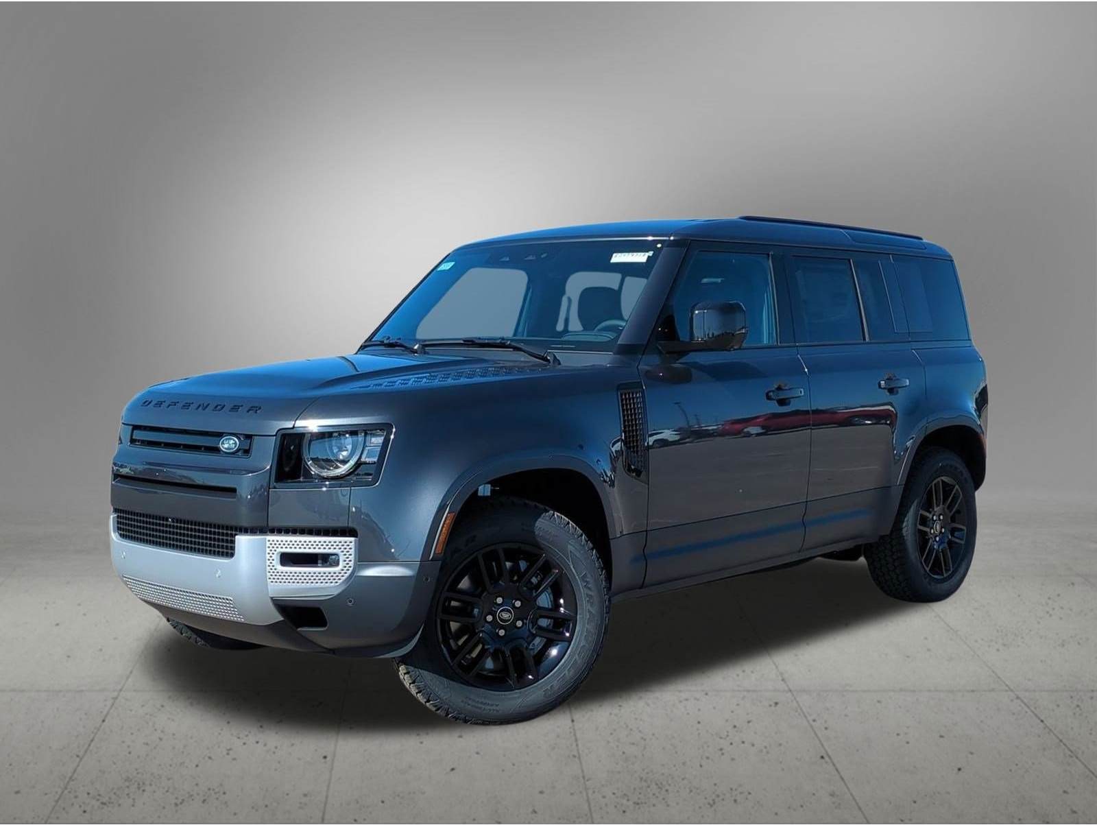 2025 Land Rover Defender S's photo