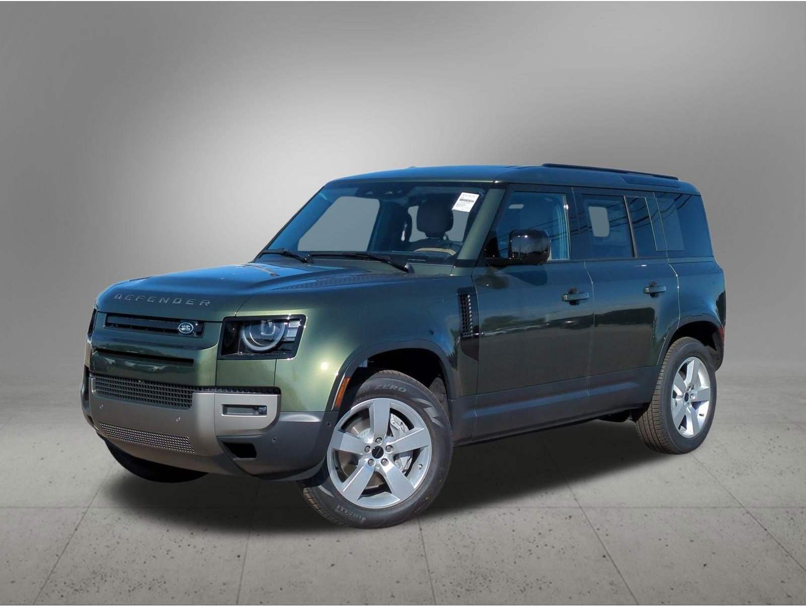 2026 Land Rover Defender S's photo