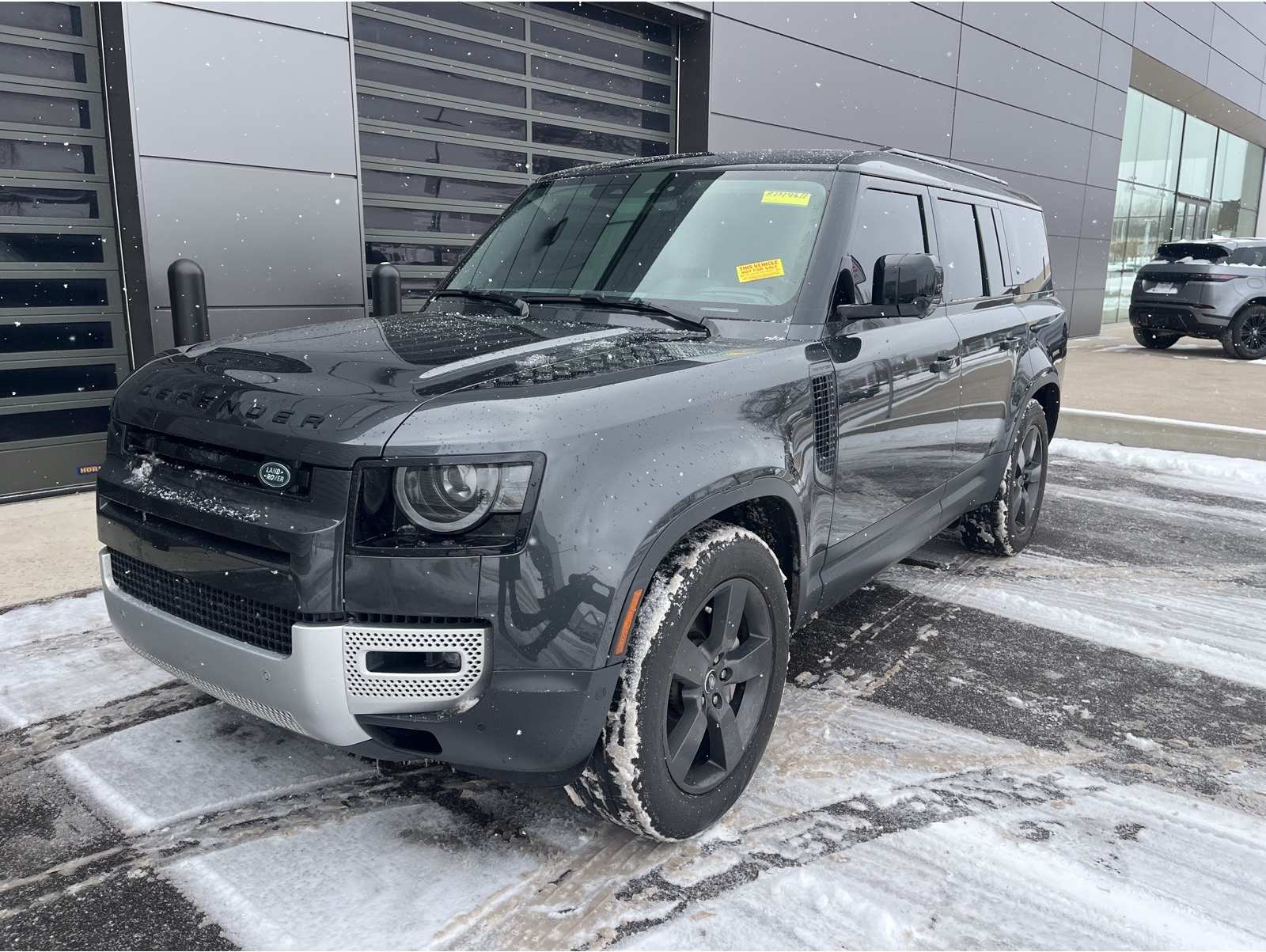 2024 Land Rover Defender S's photo