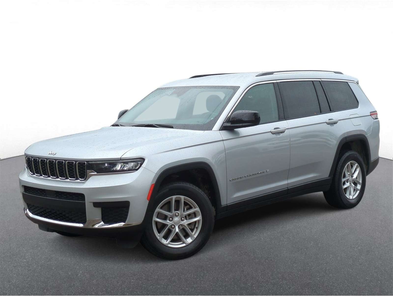 2022 Jeep Grand Cherokee L Laredo's photo