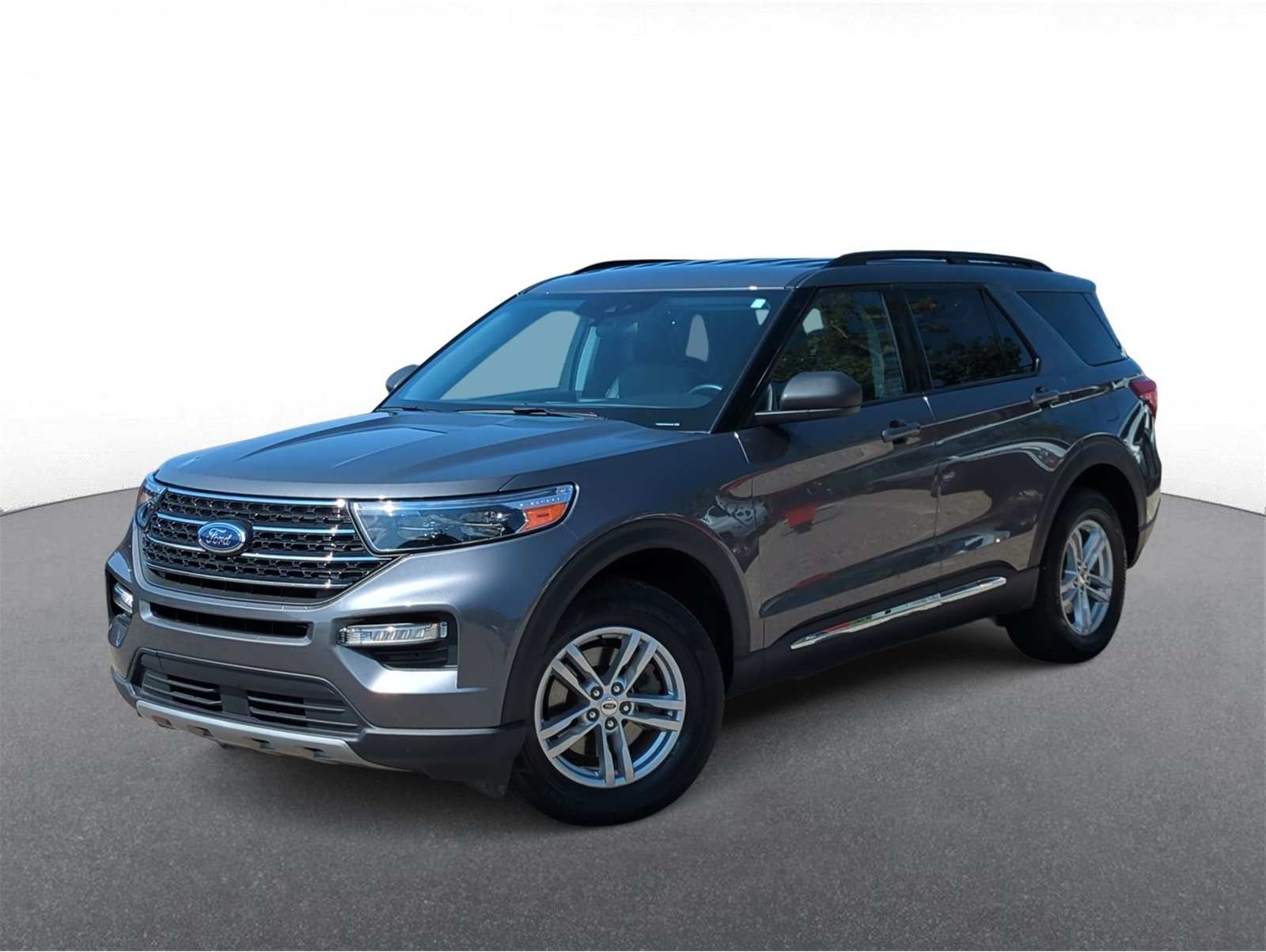 2023 Ford Explorer XLT's photo