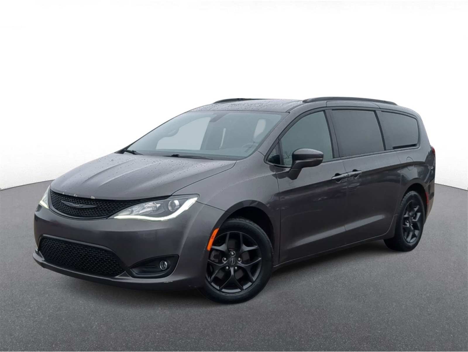 2019 Chrysler Pacifica Limited's photo