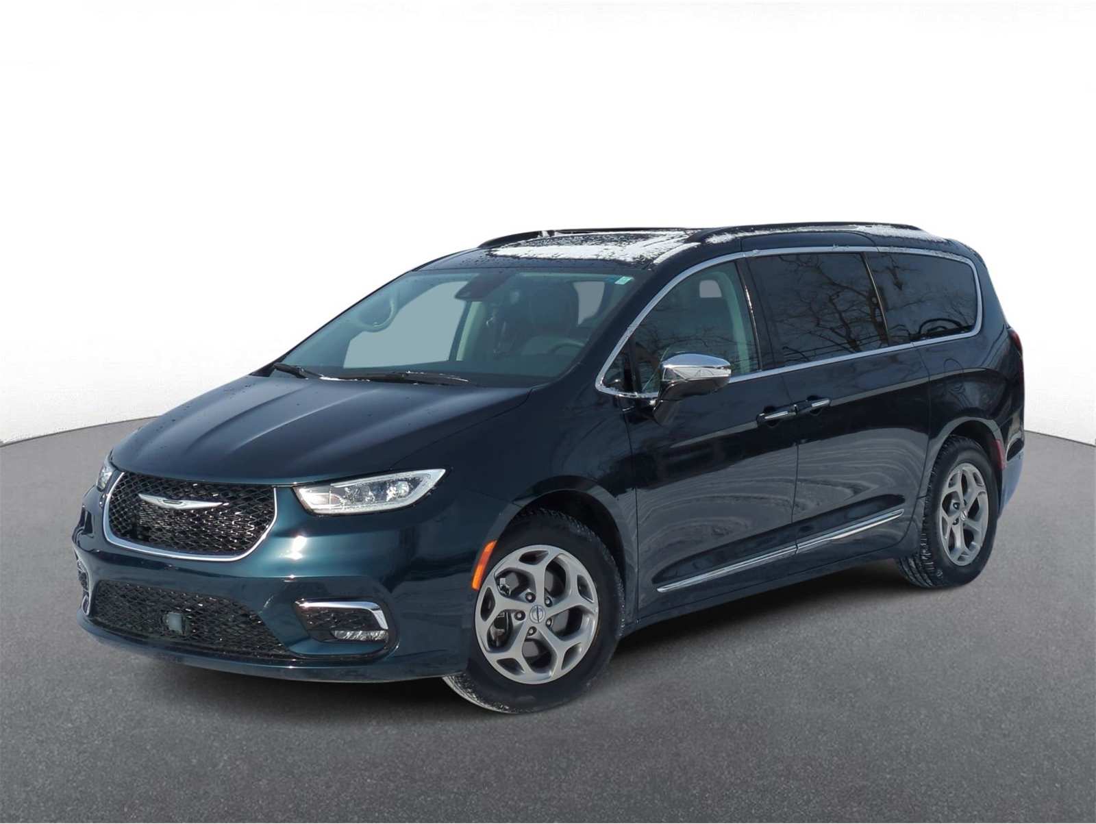 2023 Chrysler Pacifica Limited's photo