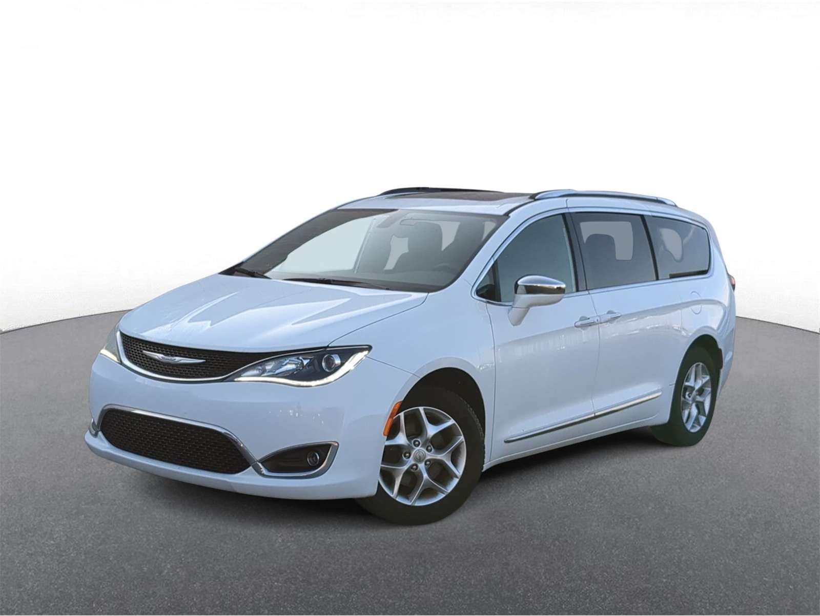 2020 Chrysler Pacifica Limited's photo