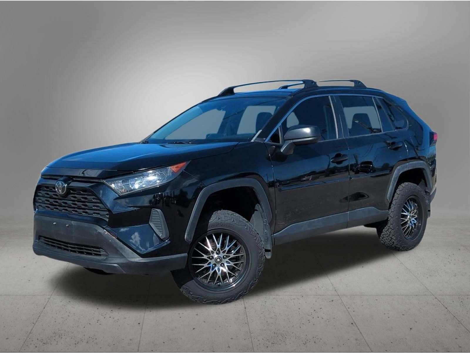 2020 Toyota RAV4 LE's photo
