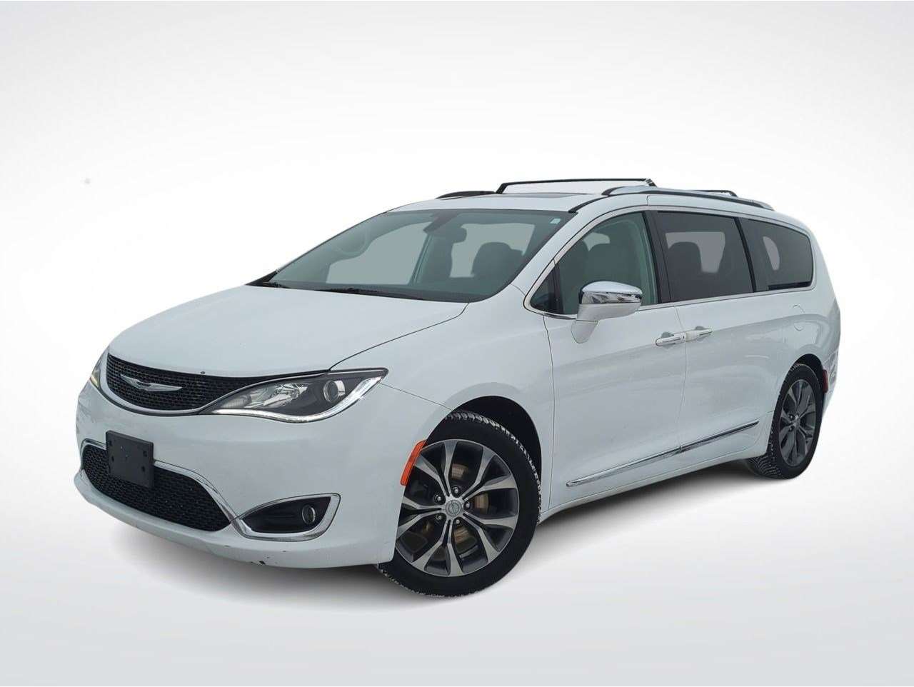 2018 Chrysler Pacifica Limited's photo