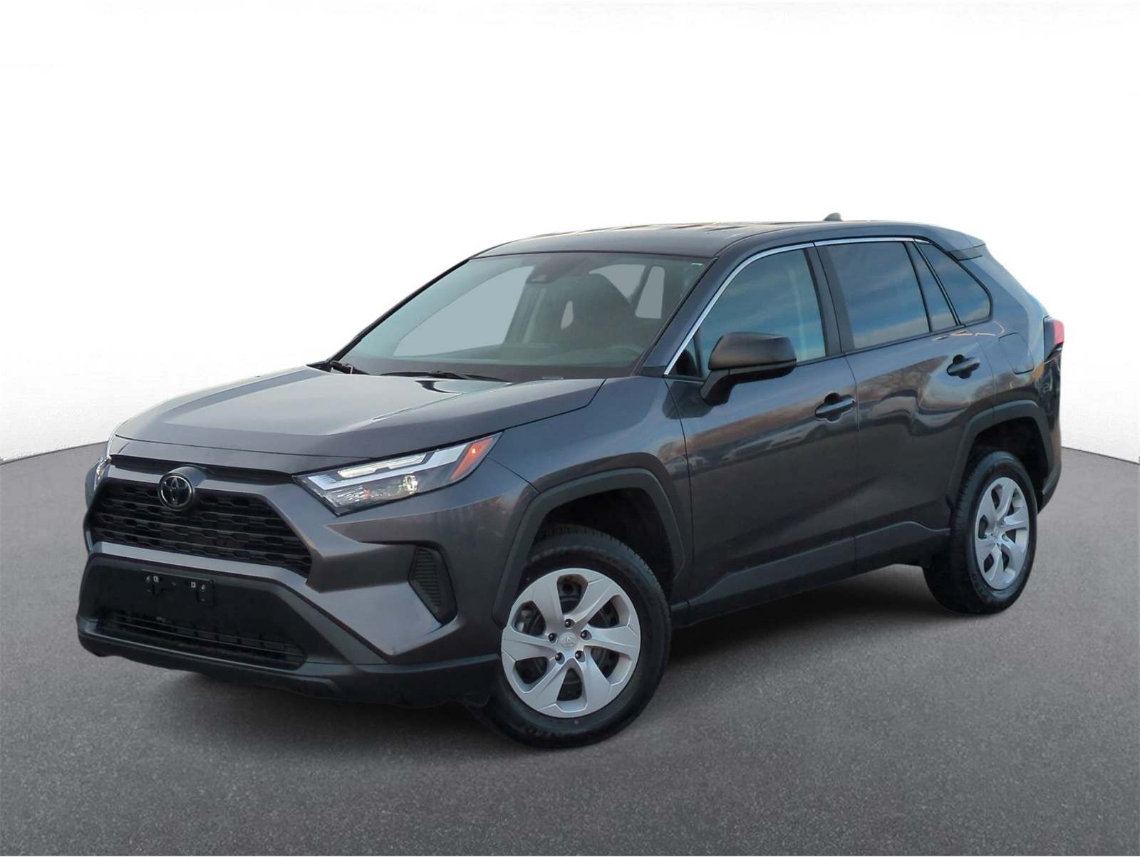 2025 Toyota RAV4 LE's photo
