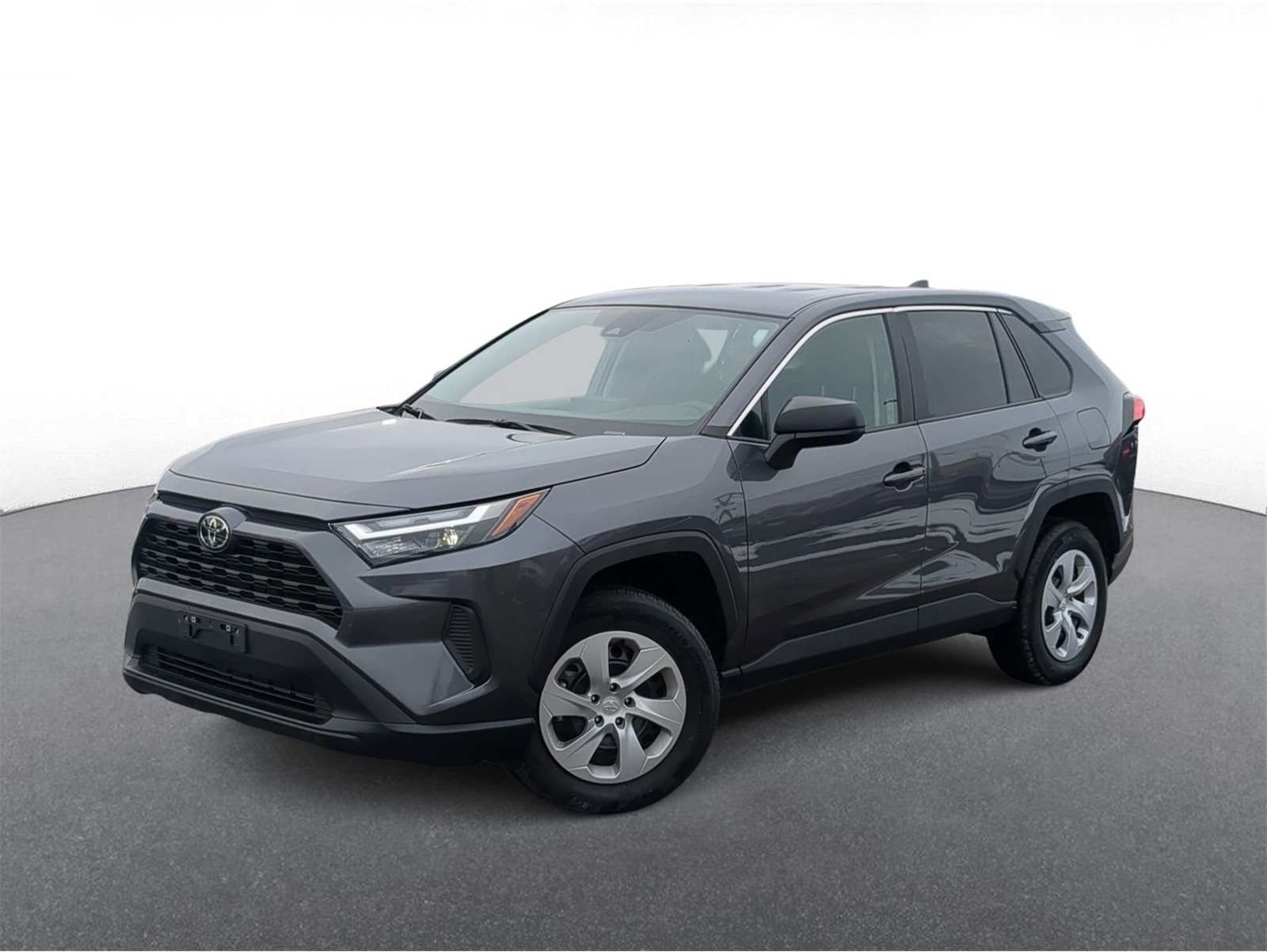 2025 Toyota RAV4 LE's photo