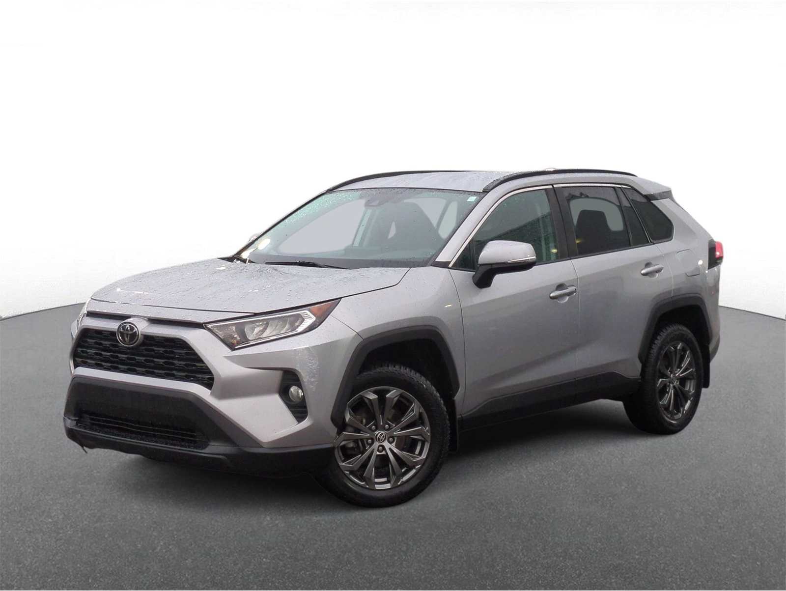 2021 Toyota RAV4 XLE's photo