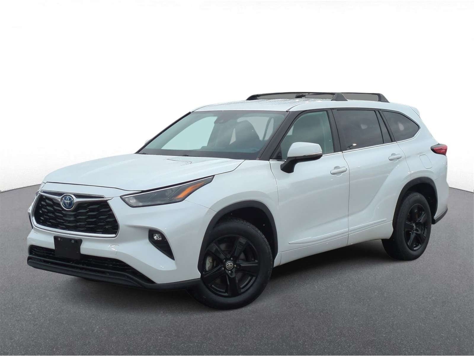 2023 Toyota Highlander LE's photo