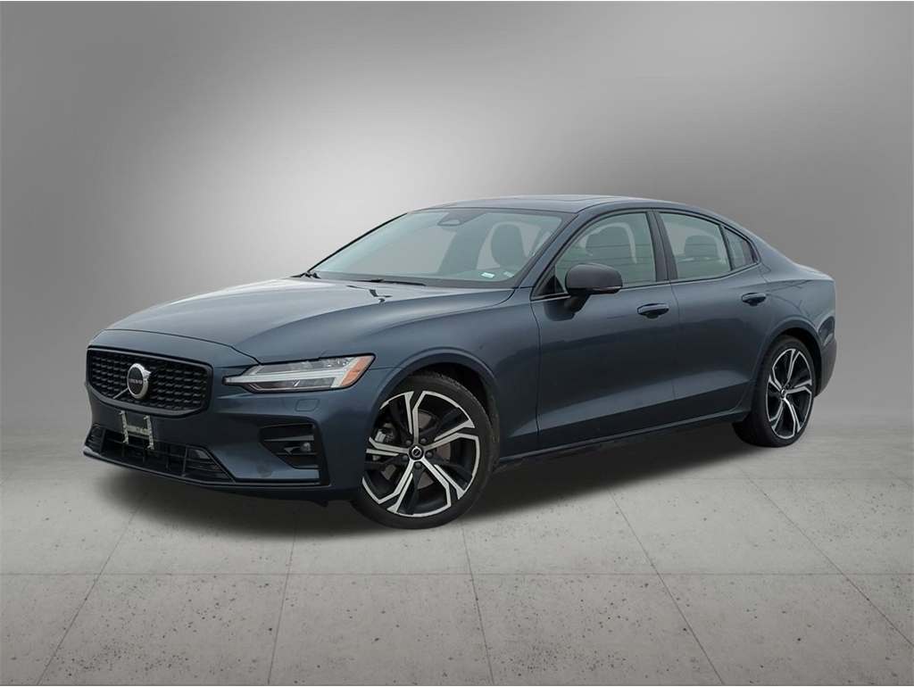 2024 Volvo S60 Core's photo