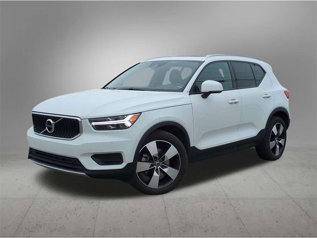 2020 Volvo XC40 Momentum