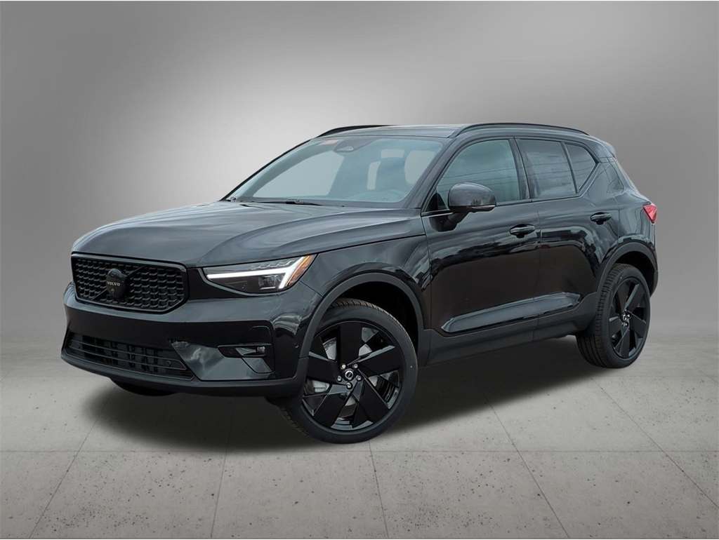 2026 Volvo XC40 Ultra Black Edition's photo