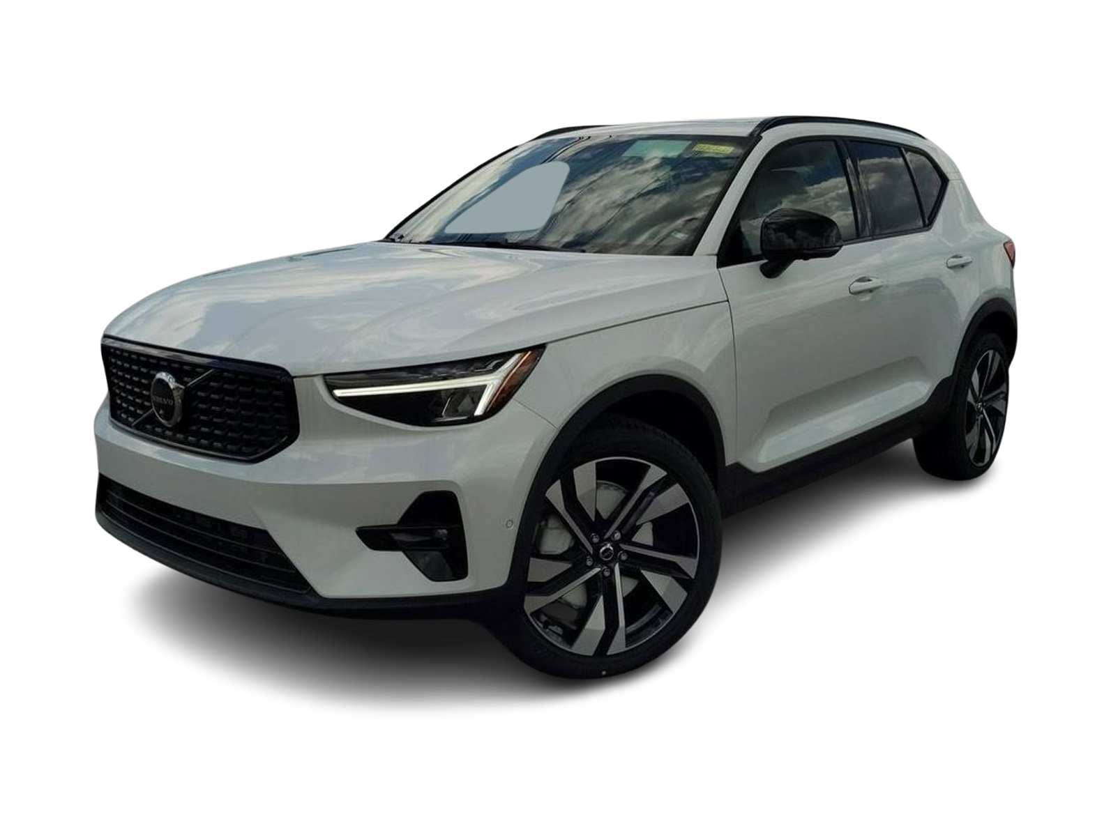 2024 Volvo XC40 B5 Plus -
                Troy, MI