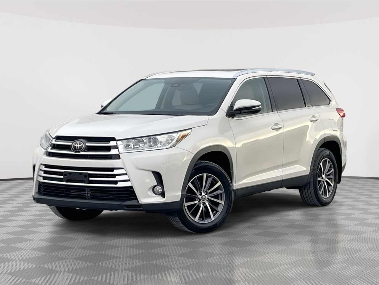 2019 Toyota Highlander XLE's photo