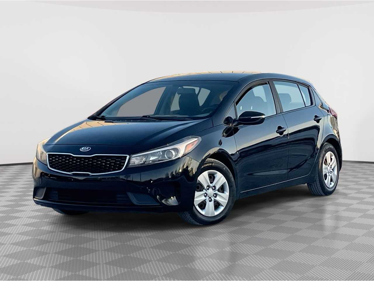 2017 Kia Forte5 LX's photo