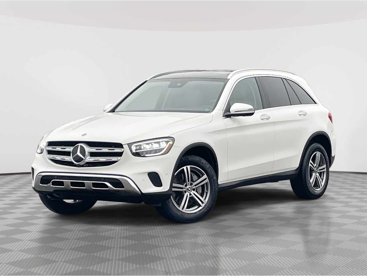 2022 Mercedes-Benz GLC GLC300's photo