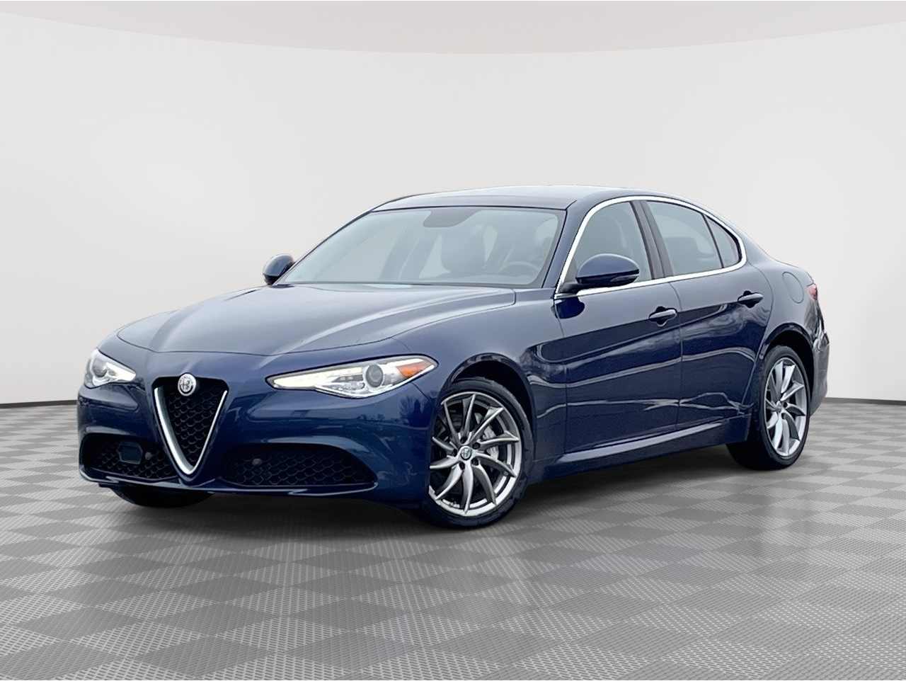 2019 Alfa Romeo Giulia Base's photo