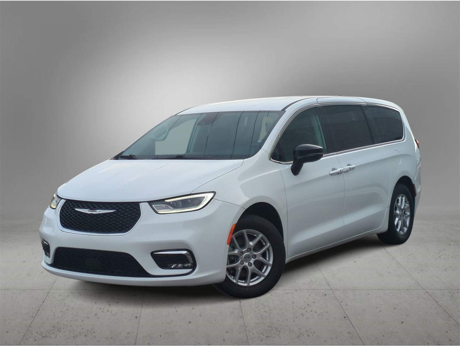 2024 Chrysler Pacifica Touring L's photo