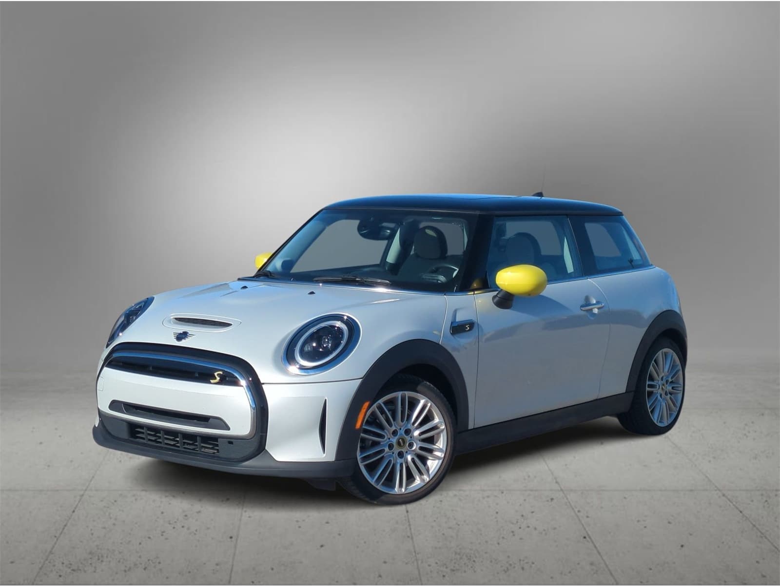2023 MINI Hardtop 2 Door SE's photo