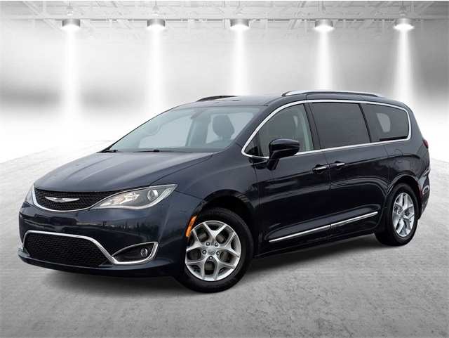 2018 Chrysler Pacifica Touring L Plus's photo