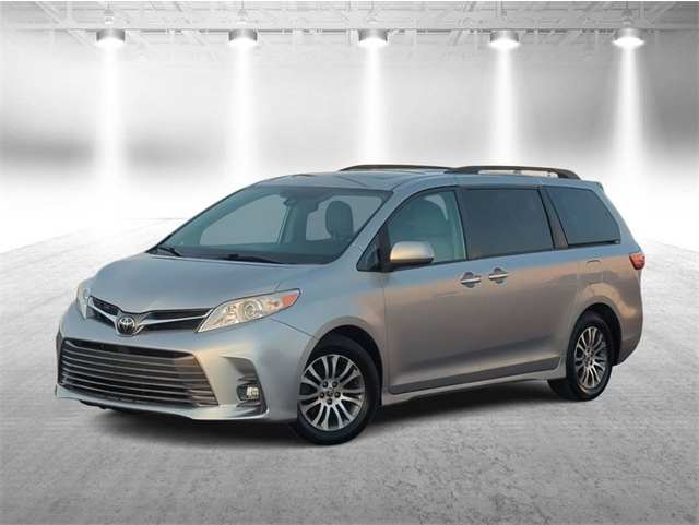 2020 Toyota Sienna XLE