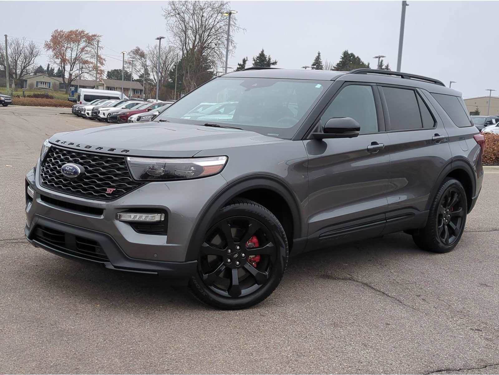 2023 Ford Explorer ST's photo