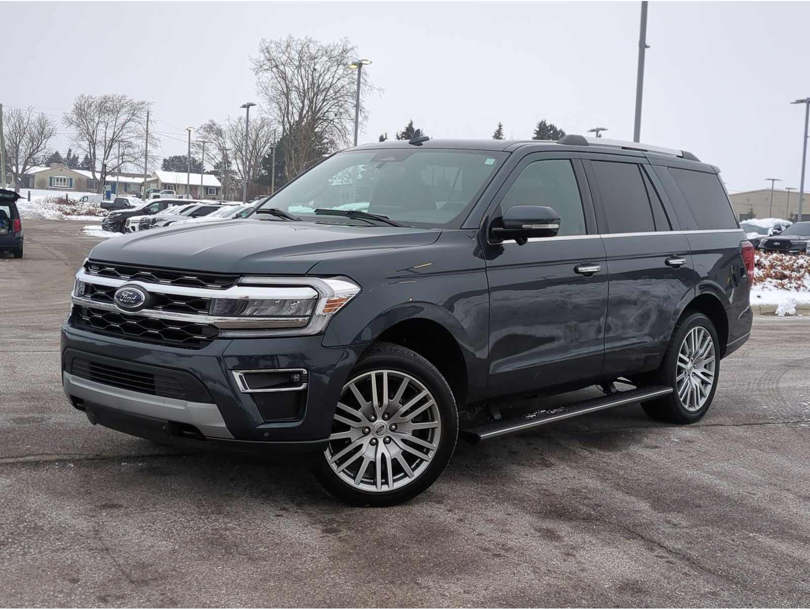 2023 Ford Expedition Limited's photo