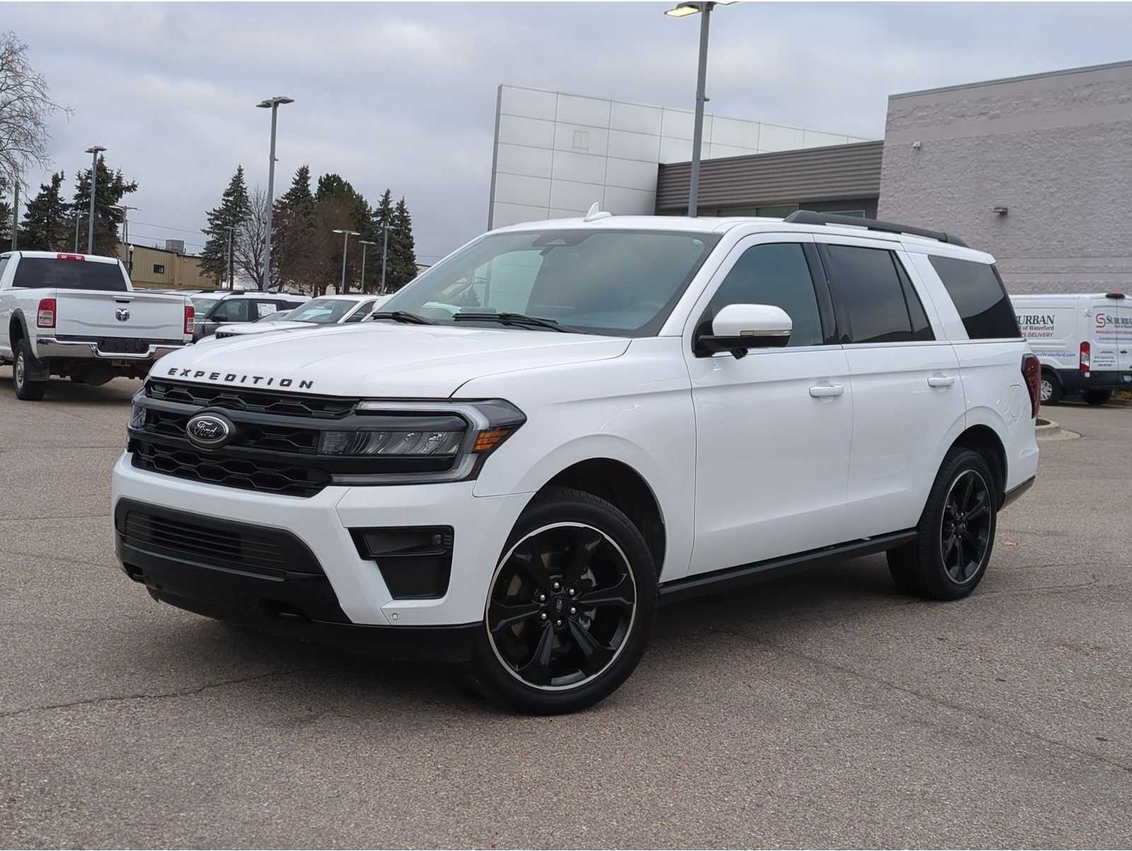 2023 Ford Expedition Limited's photo