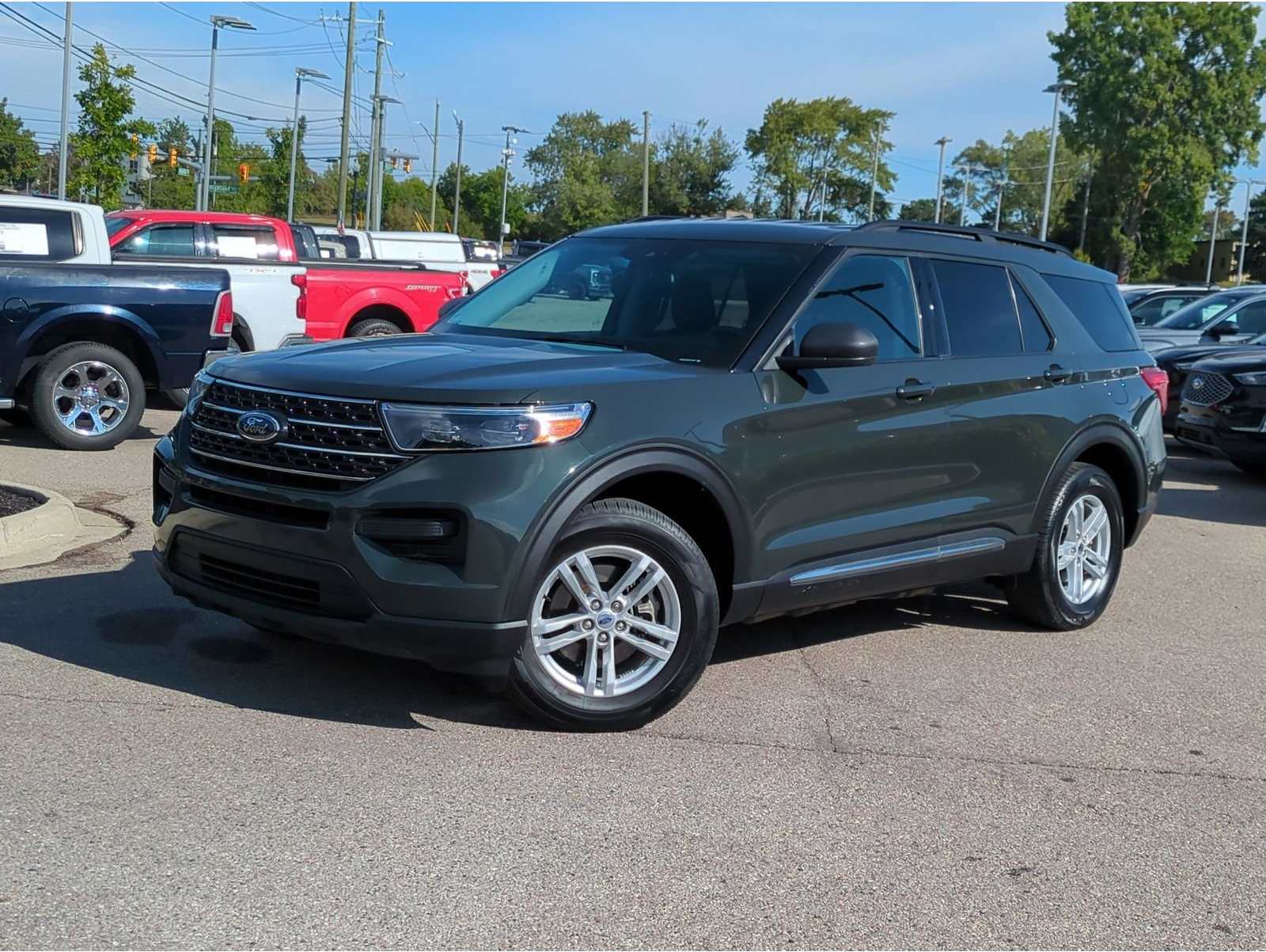 2023 Ford Explorer XLT's photo