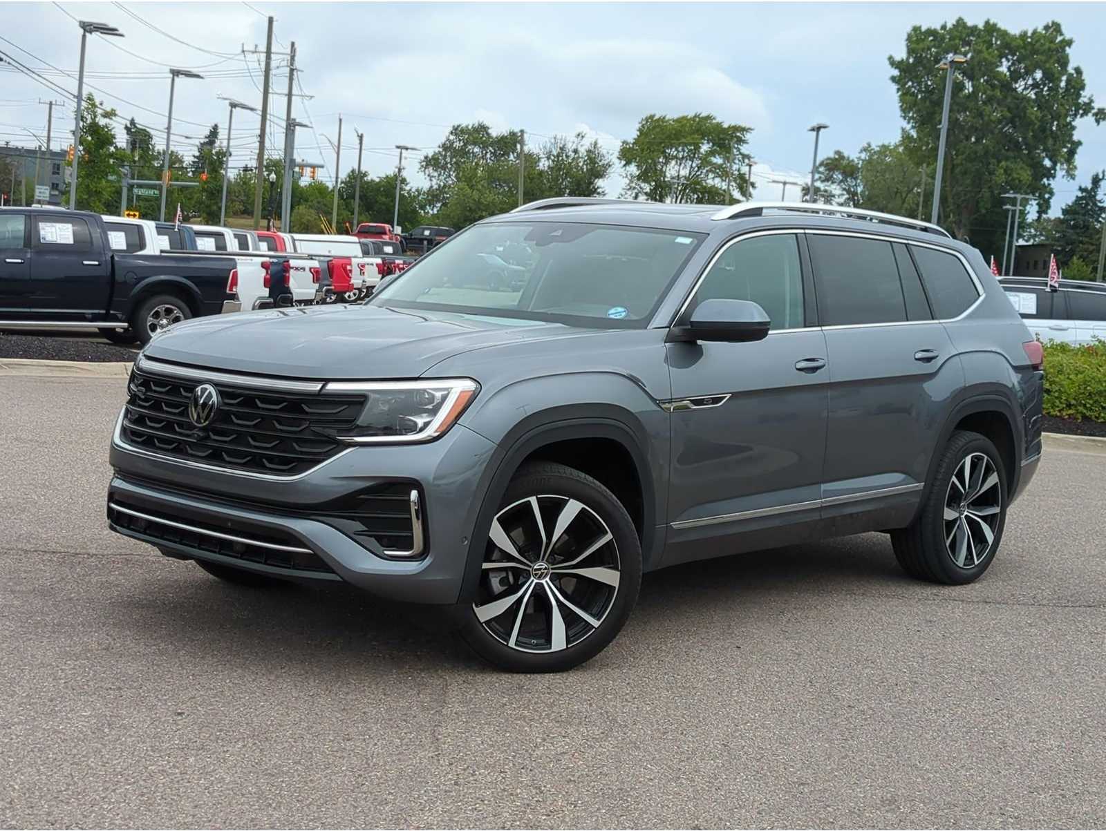 2024 Volkswagen Atlas SEL Premium R-Line's photo