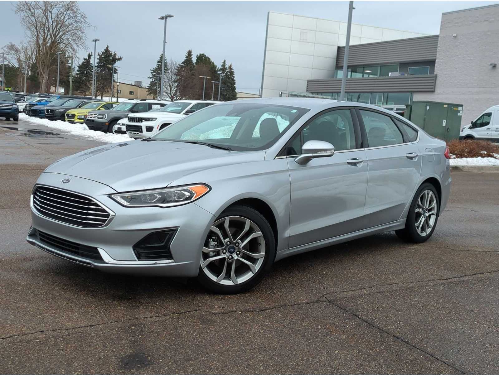 2020 Ford Fusion SEL's photo