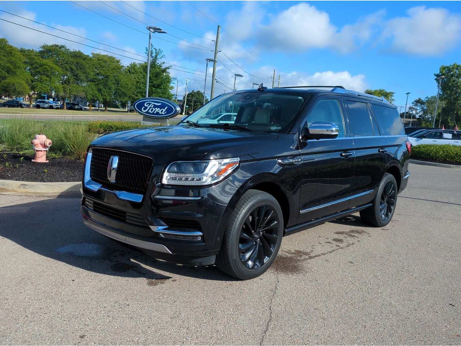 2021 Lincoln Navigator Black Label's photo