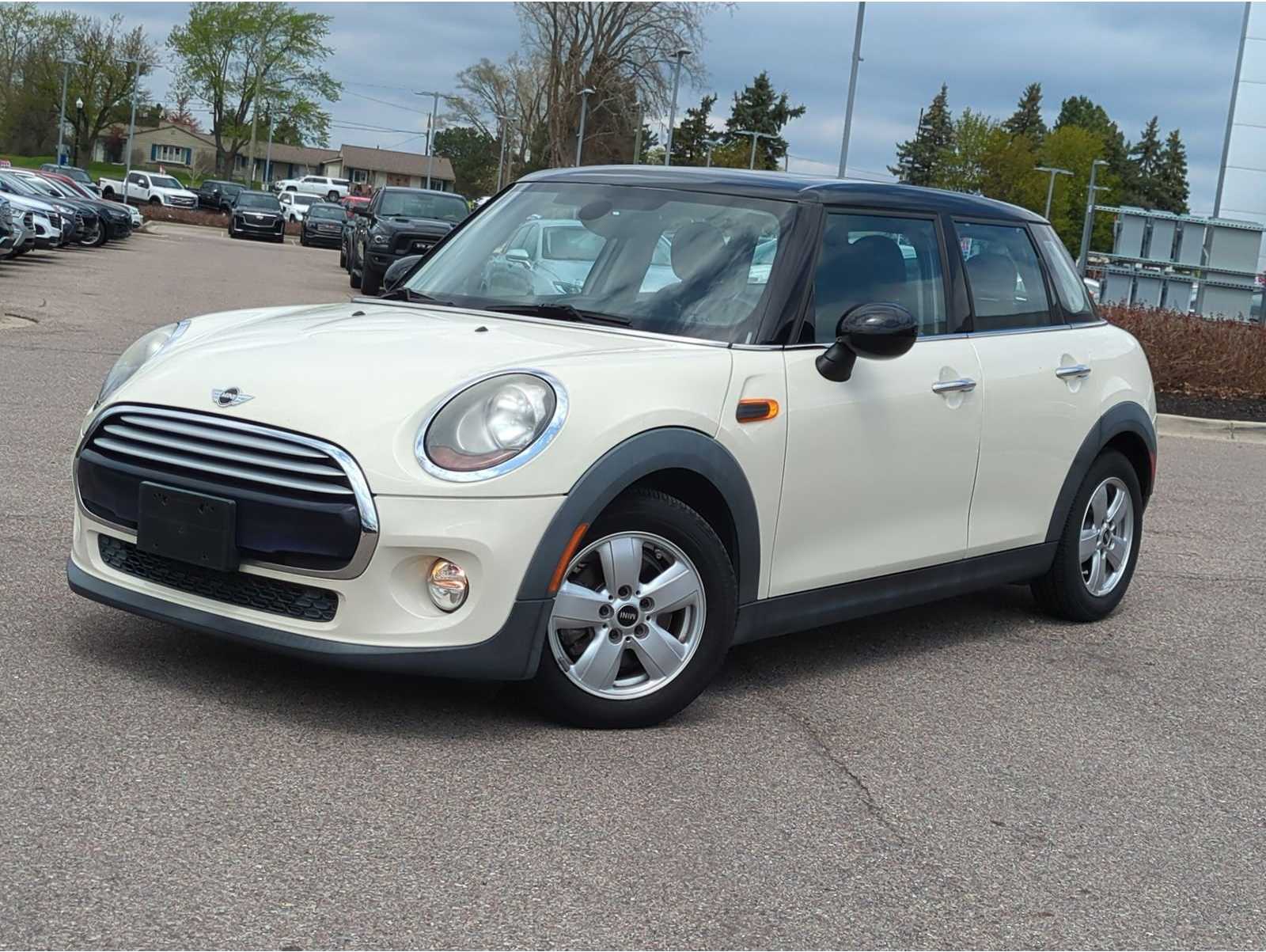 2015 MINI Cooper Base's photo
