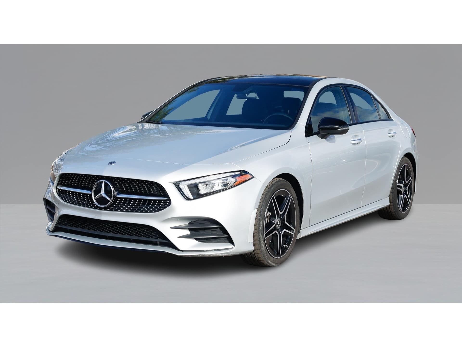 2022 Mercedes-Benz A-Class A220's photo