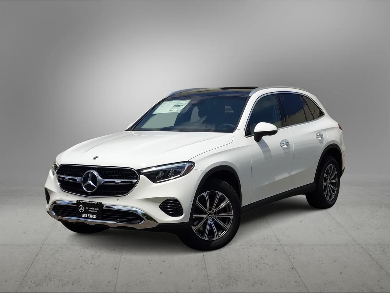 2025 Mercedes-Benz GLC Base's photo