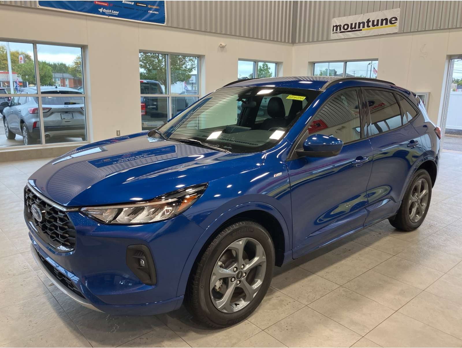 2023 Ford Escape ST-Line Select's photo