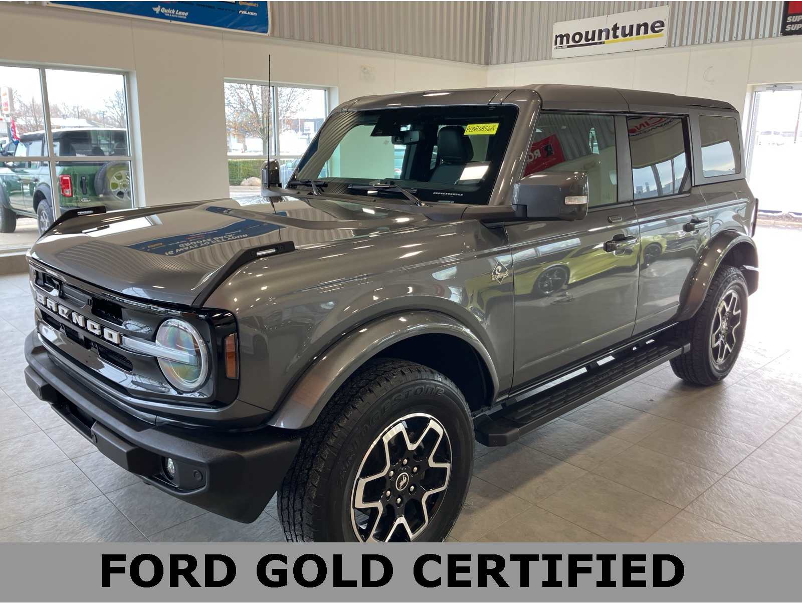 2023 Ford Bronco 4-Door Outer Banks's photo