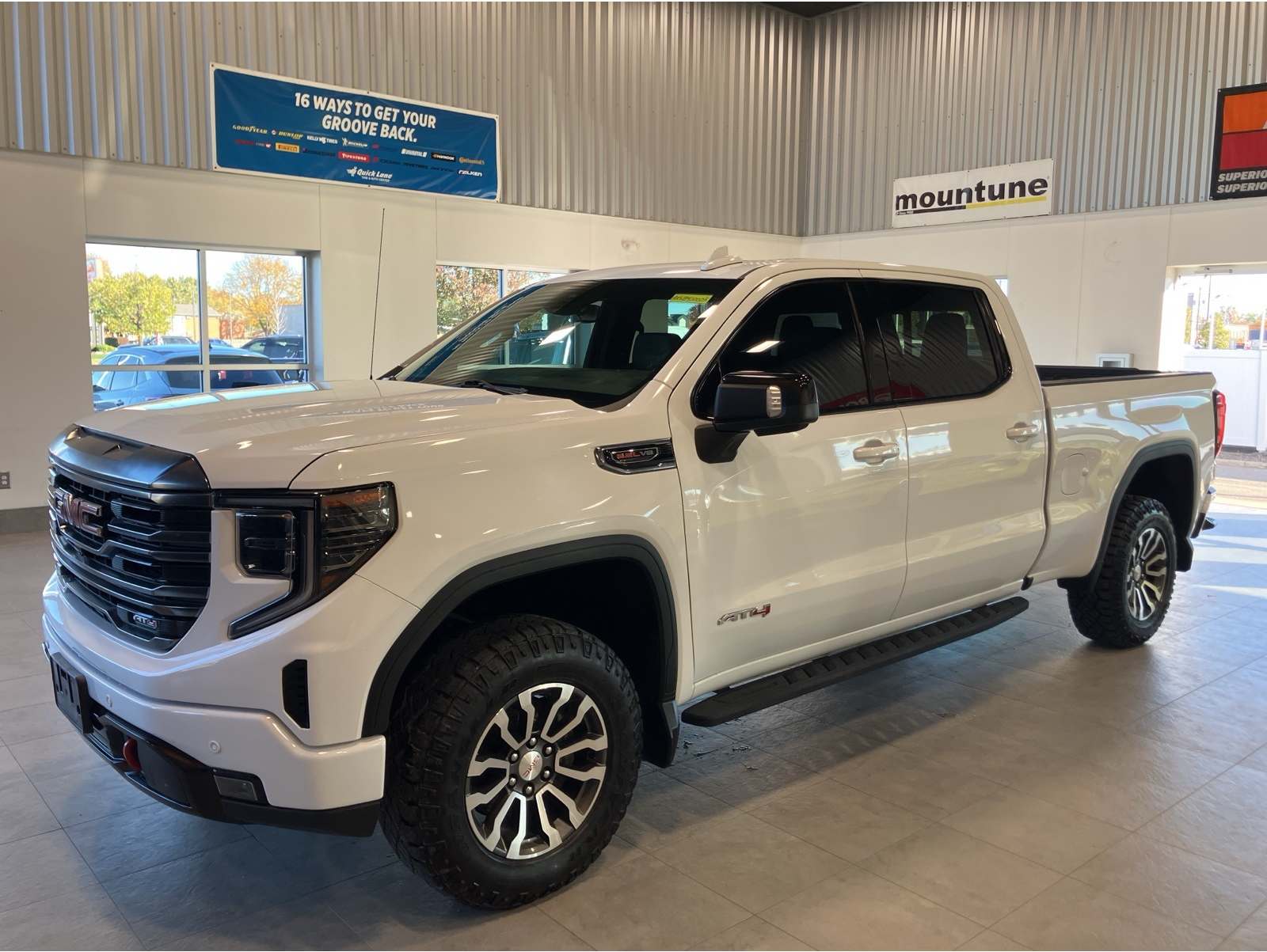 2022 GMC Sierra 1500 AT4's photo